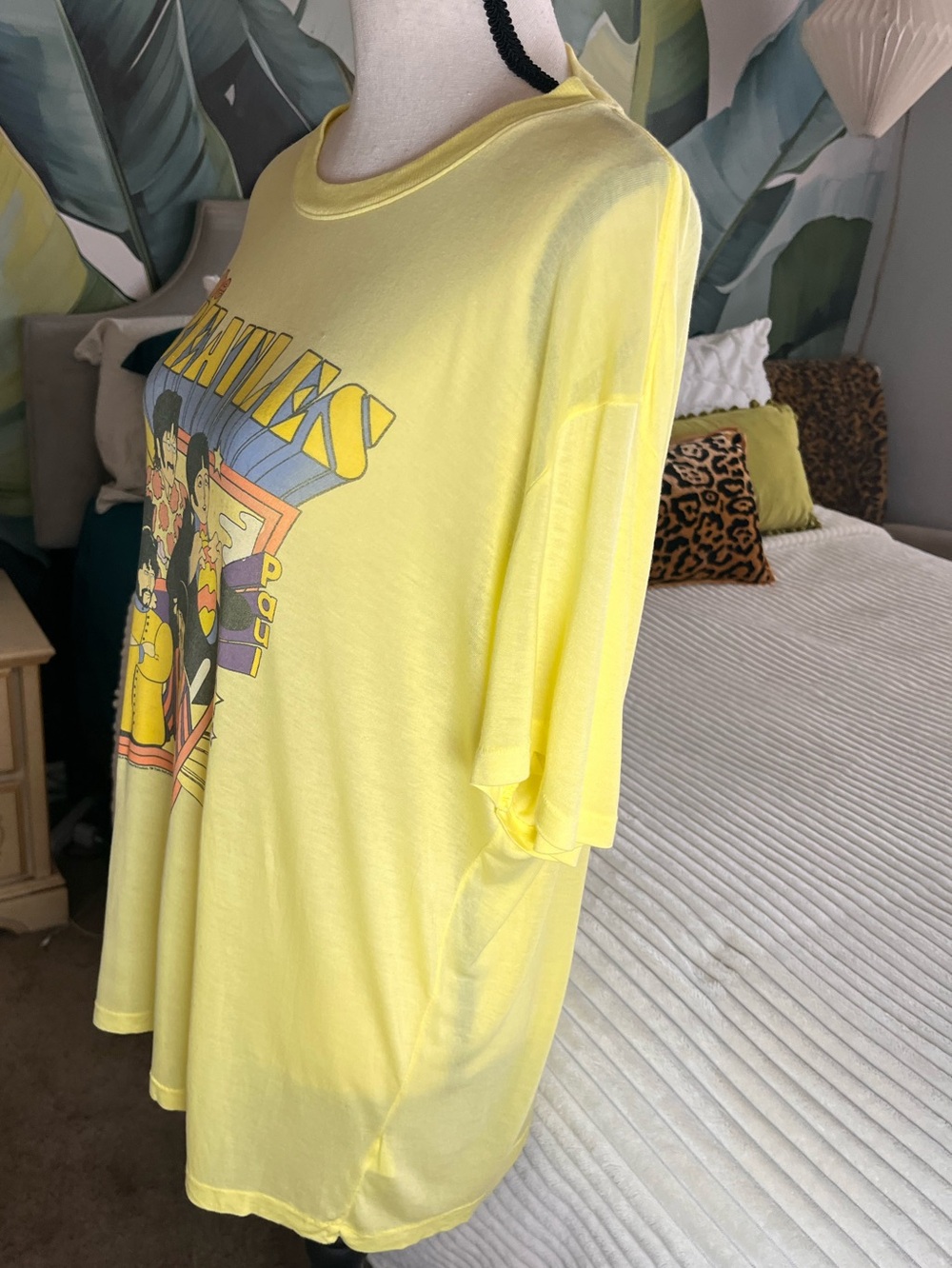 Junk Food Women’s The Beatles Yellow Graphic T-Shirt Modal Size Large NWOT - Picture 6 of 11